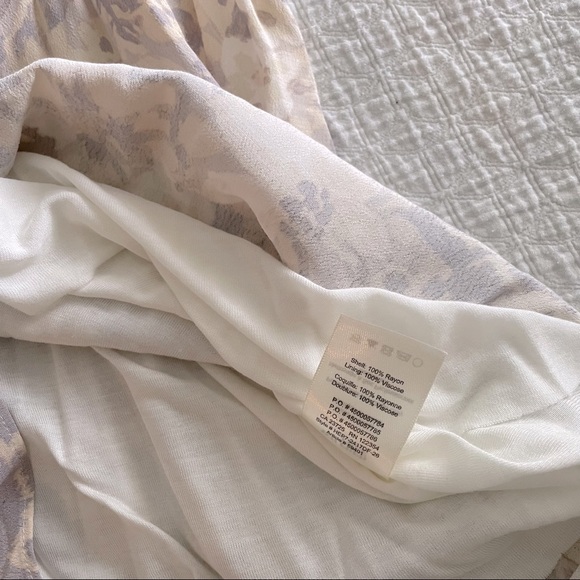 Aritzia Wilfred Free thin strap floral top - Picture 4 of 4